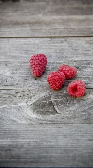 4 berries lot thumbnail