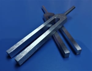 two gray metal rods thumbnail
