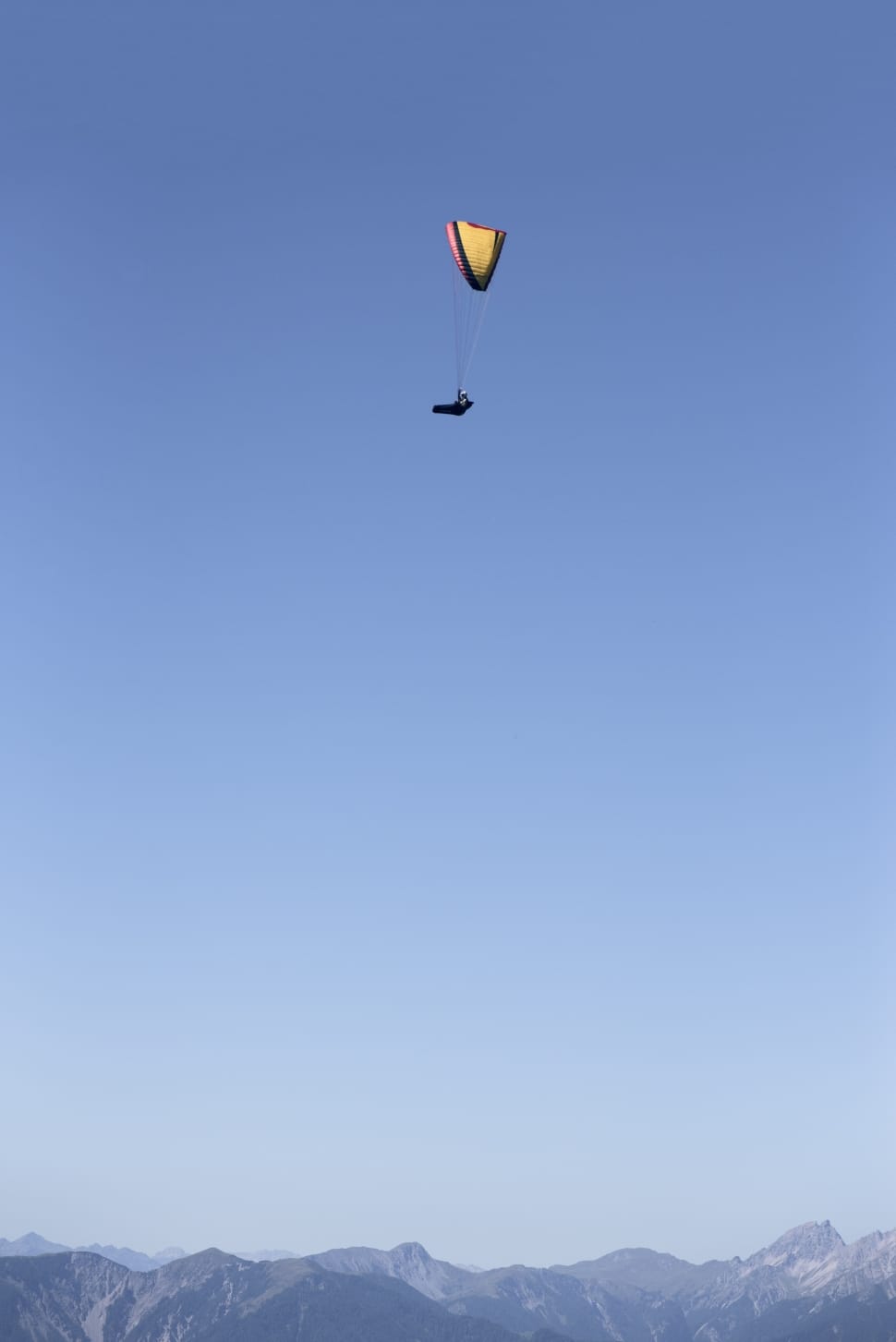 yellow and black paraglide preview