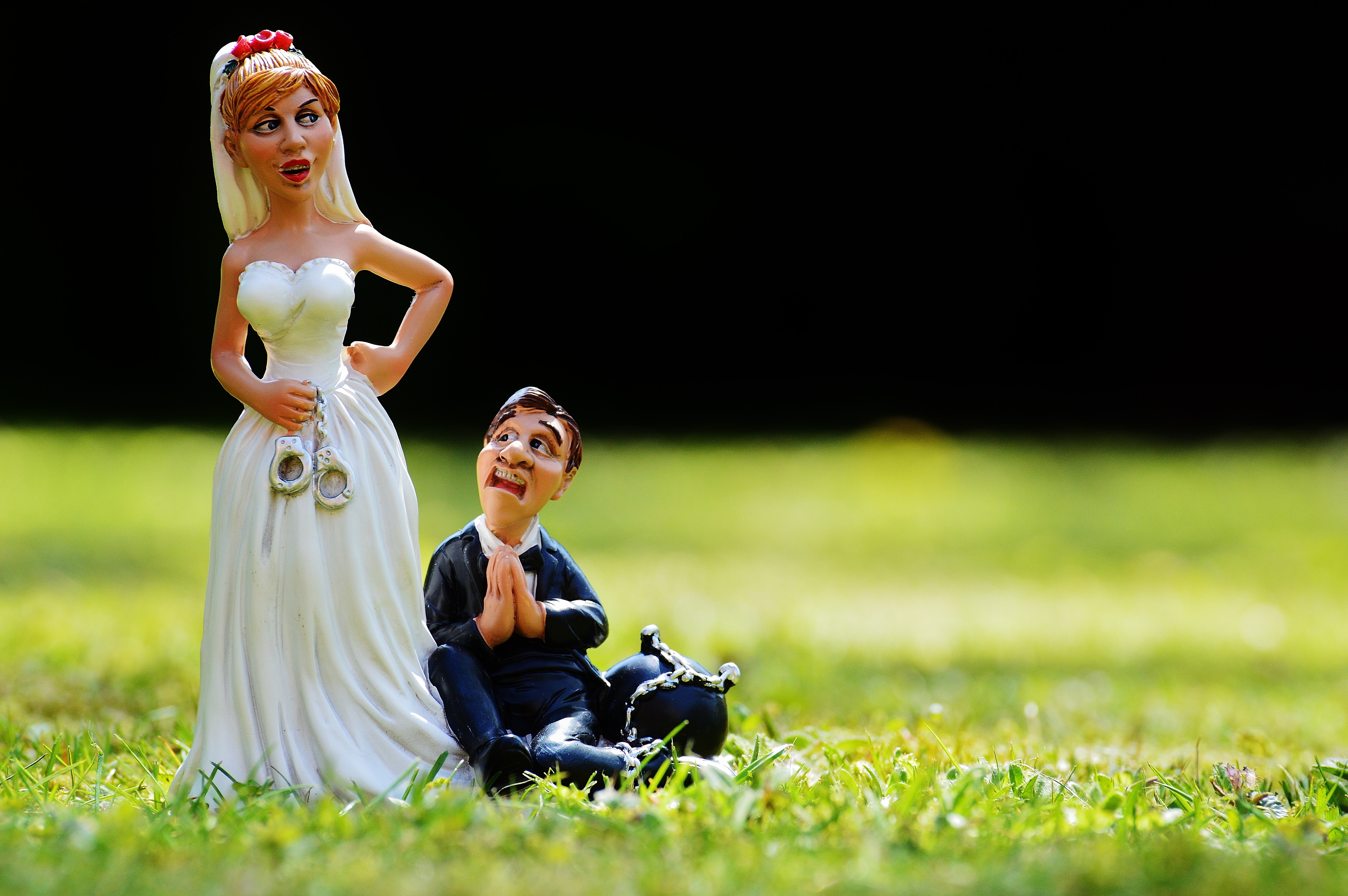 two bride and groom figure