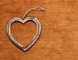 brown and black heart pendant thumbnail