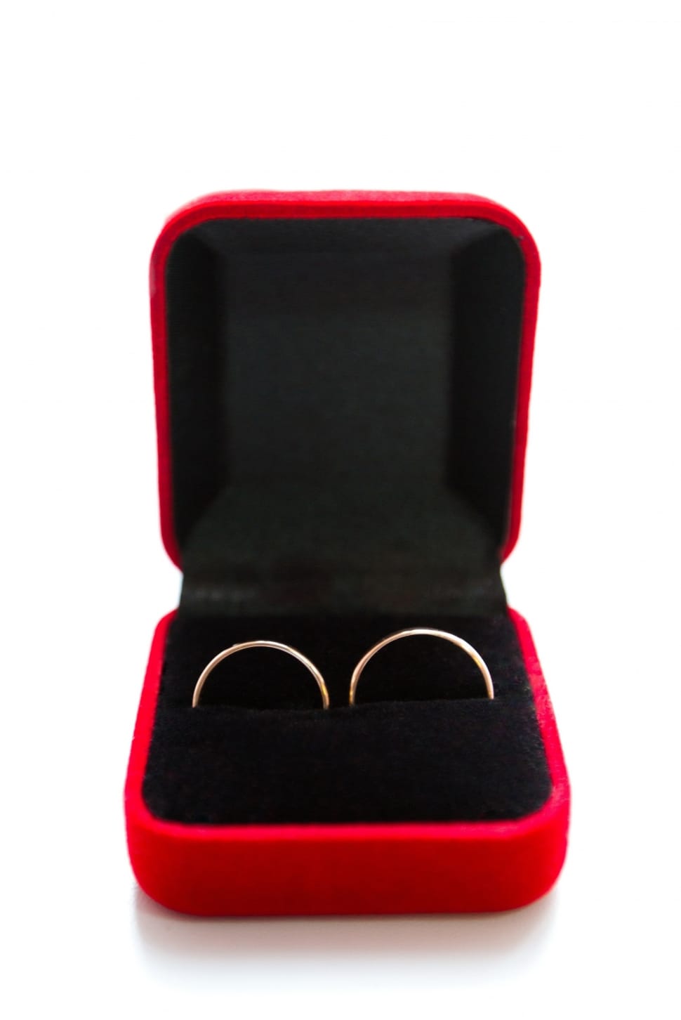two silver couple ring in red box preview