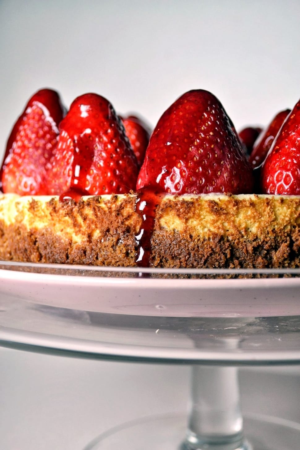 strawberry topping cake preview