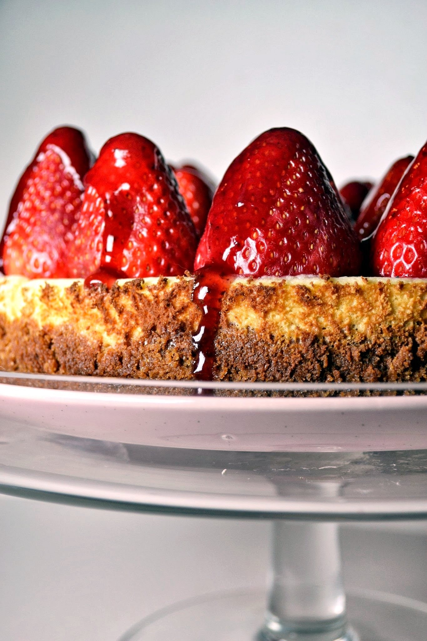 strawberry topping cake