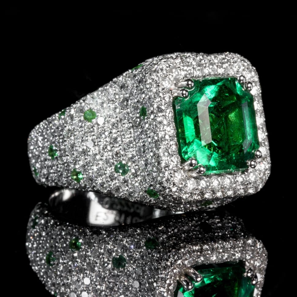Diamond Set, Emerald, Ring, Color Po, green color, black background preview