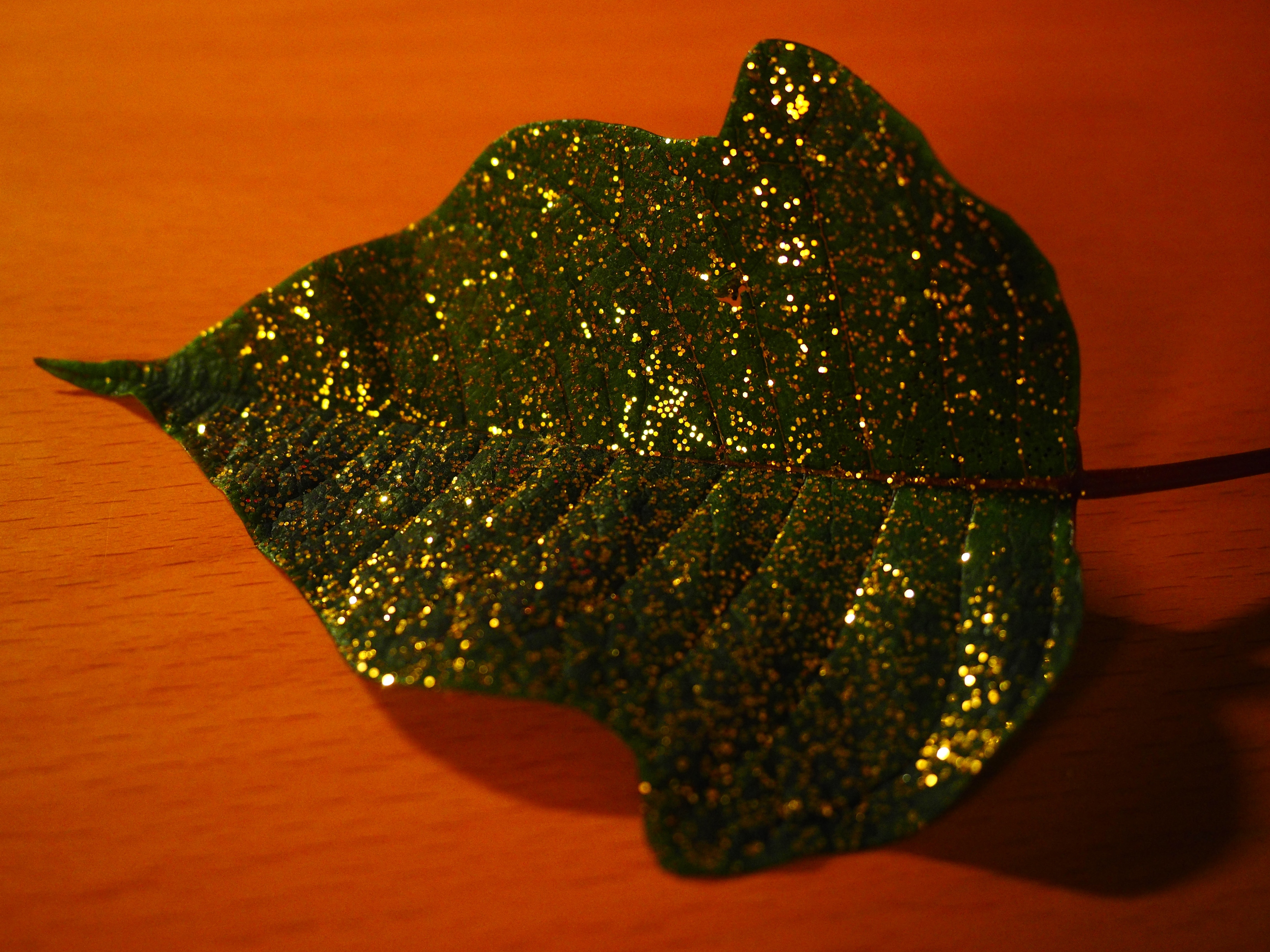 green silver sequin leaf decor