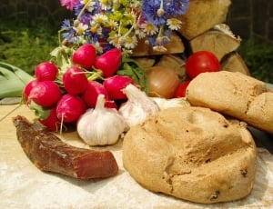 ginger, bread, daisies and cornflowers thumbnail