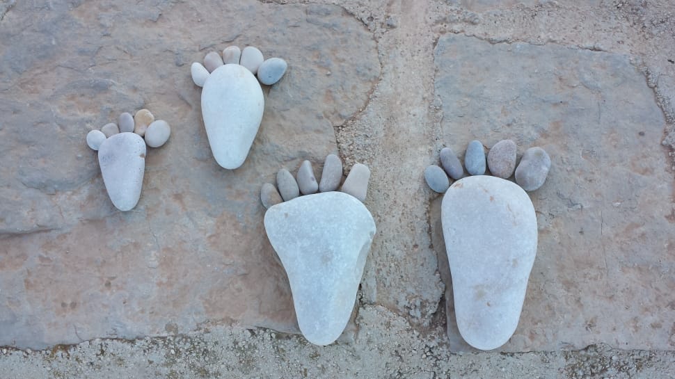 2 pair of feet stone decors preview