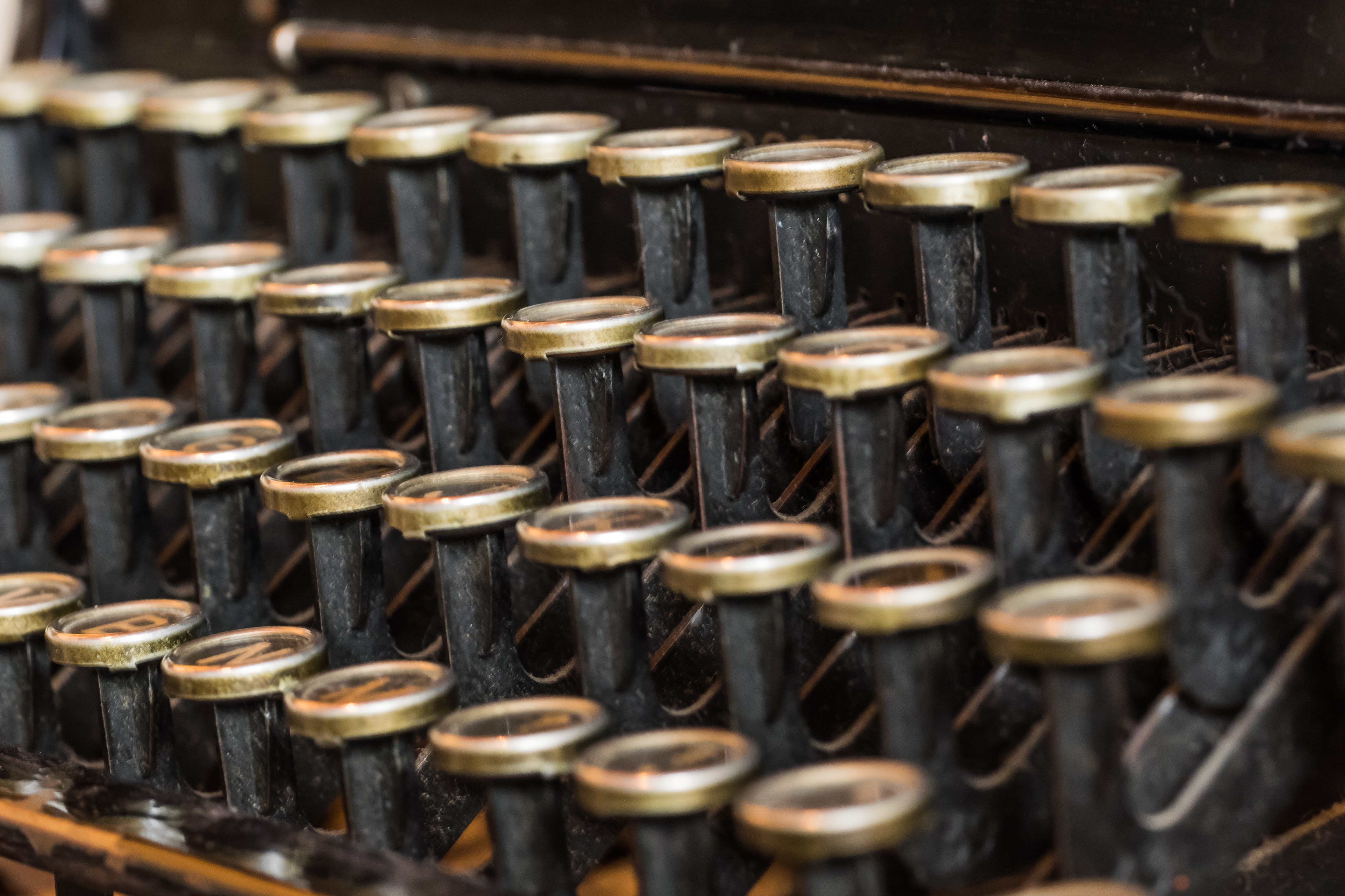 black and gold typewriter