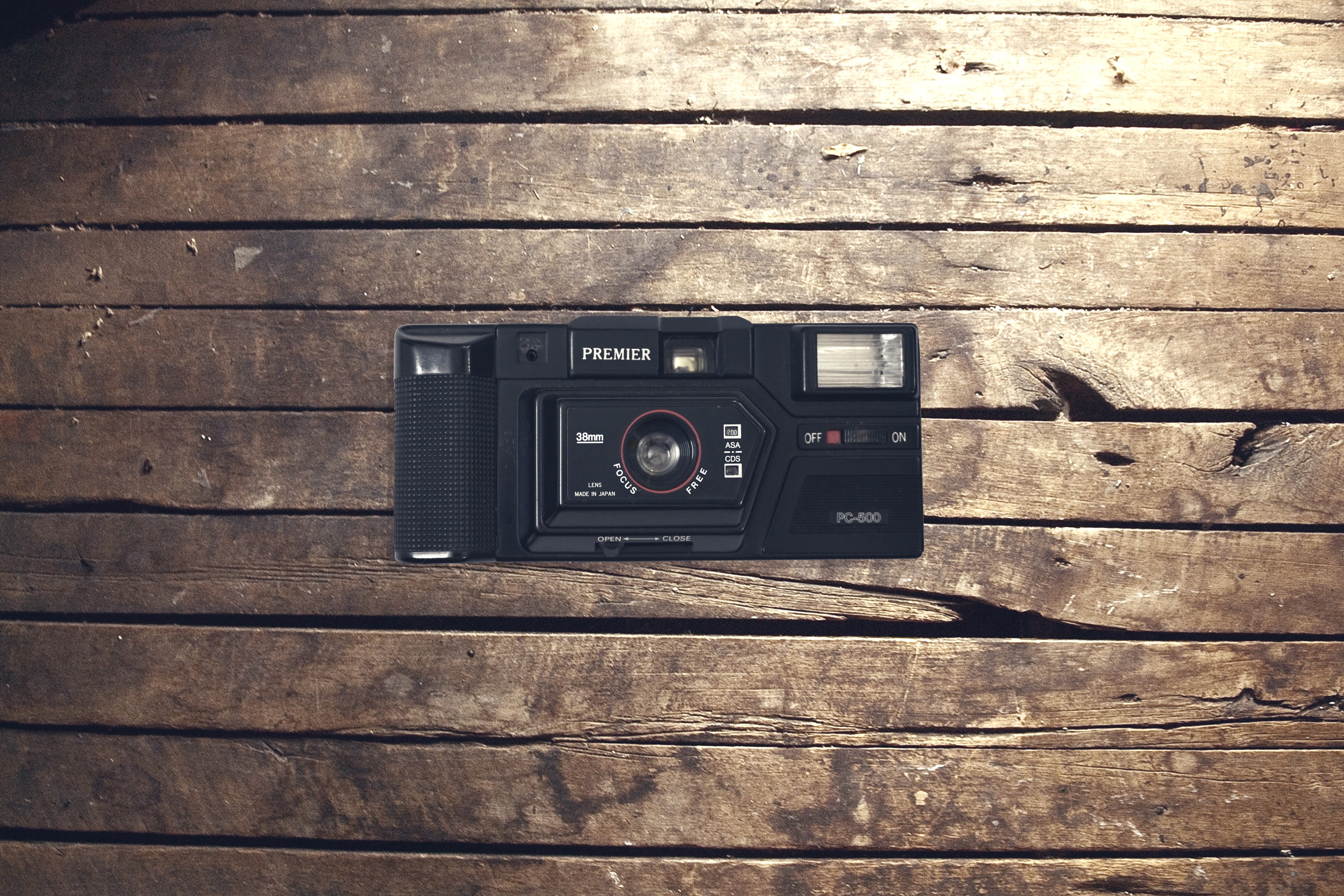 black pacmer classic camera