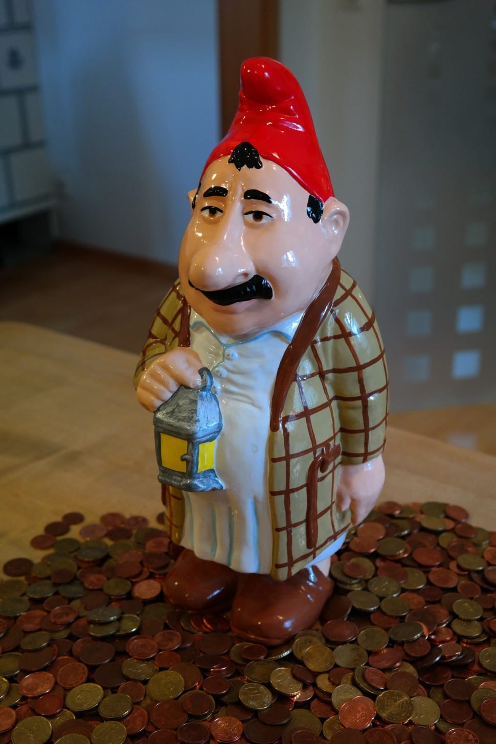 Dwarf, Man, In The Money, Lantern, Males, food and drink, indoors preview