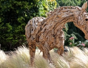 brown horse statue thumbnail