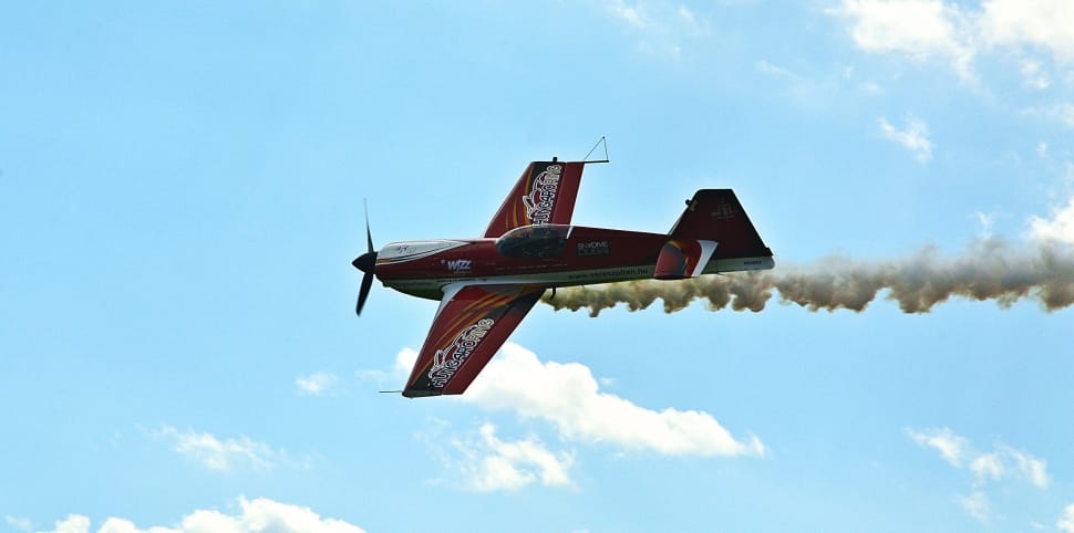 white and red Plane preview