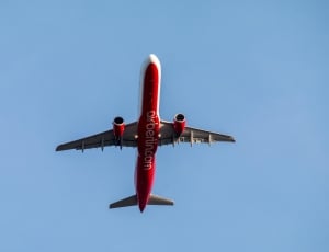 white and red airberlin.com plane thumbnail