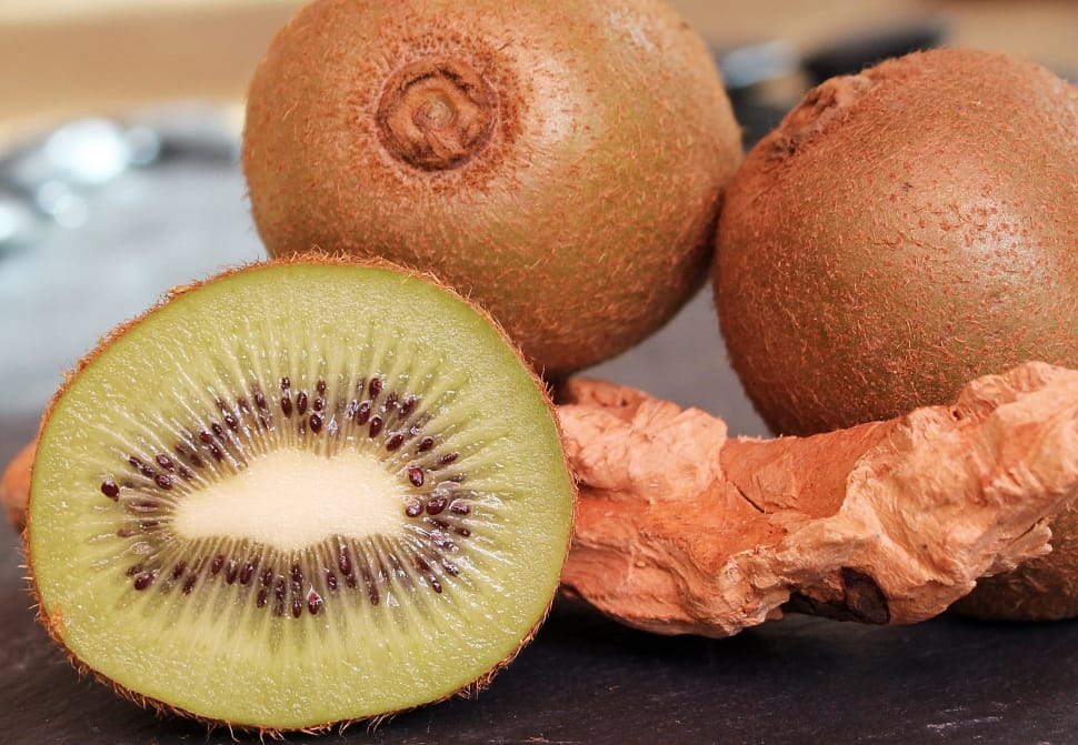 3 kiwi fruits preview