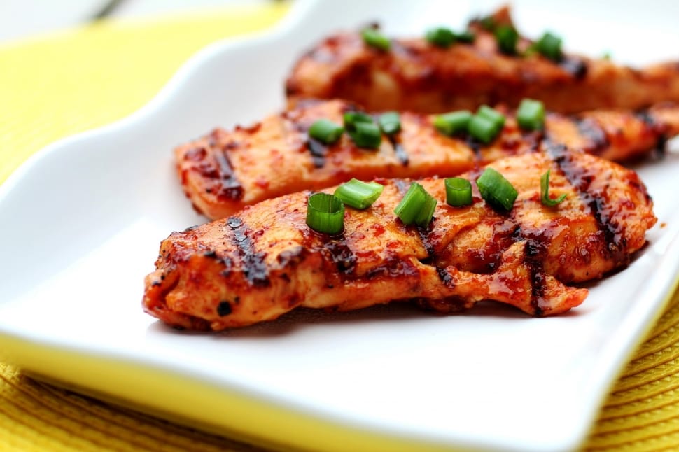 grilled chicken with onion spring toppings preview