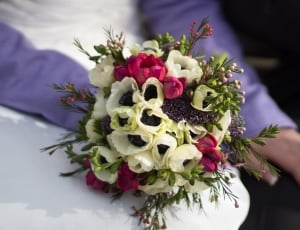 white and red bouquet thumbnail