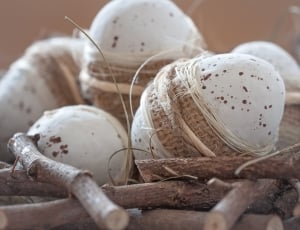 white and red eggs thumbnail