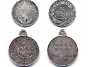 4 silver round pendants thumbnail