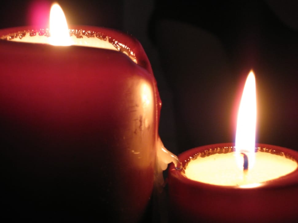 2 pillar candles preview
