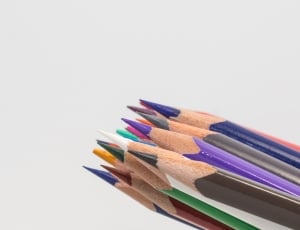 assorted colors of coloring pencils set thumbnail