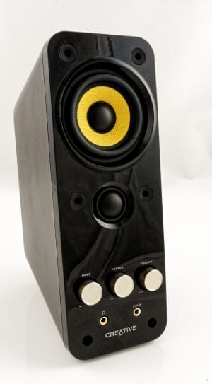 black creative rectangular speaker thumbnail