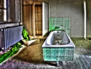 white and green bathtub thumbnail