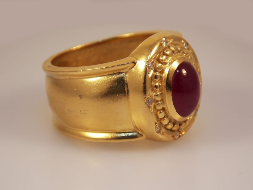 gold ring with oval red stone preview
