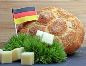 bread pie and german miniature flag thumbnail
