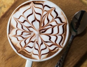 floral design latte coffee thumbnail