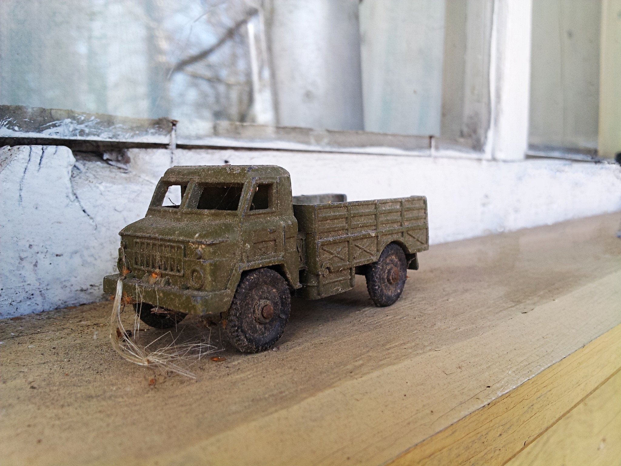 gray truck scale model