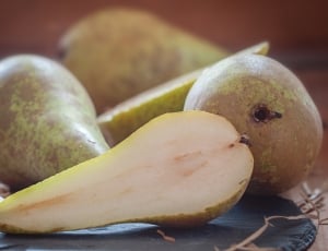 green pear shape fruit thumbnail