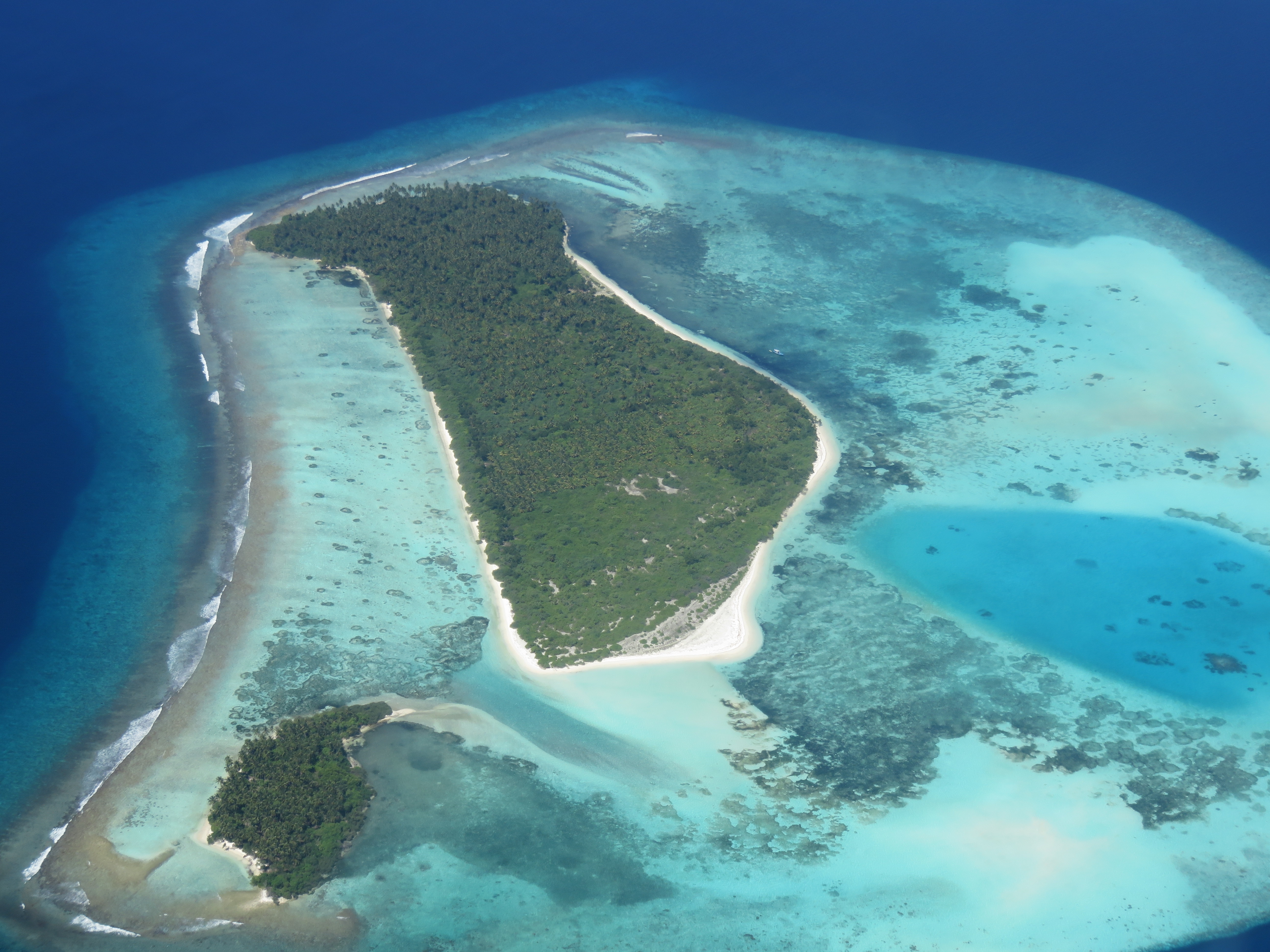 Барьерные острова. Архипелаг Чагос. Куреду Мальдивы риф. Остров Чагос в индийском океане. Лагуна Атолл риф.