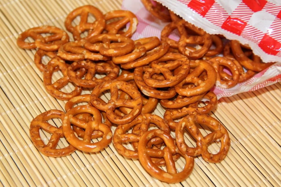 brown pretzels preview