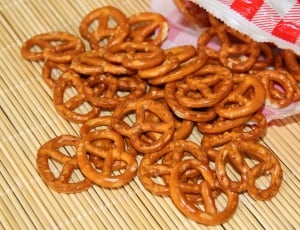 brown pretzels thumbnail