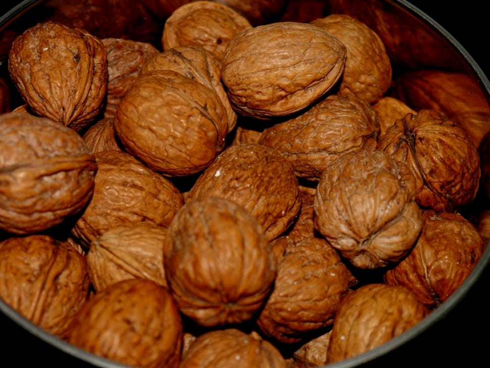 bunch of walnuts preview