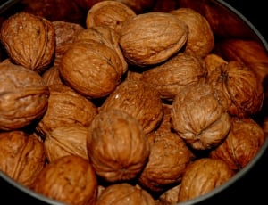 bunch of walnuts thumbnail