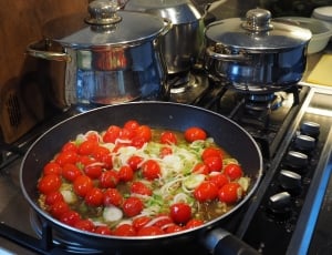 Tomatoes, Vegetable Pan, Leek, food and drink, no people thumbnail
