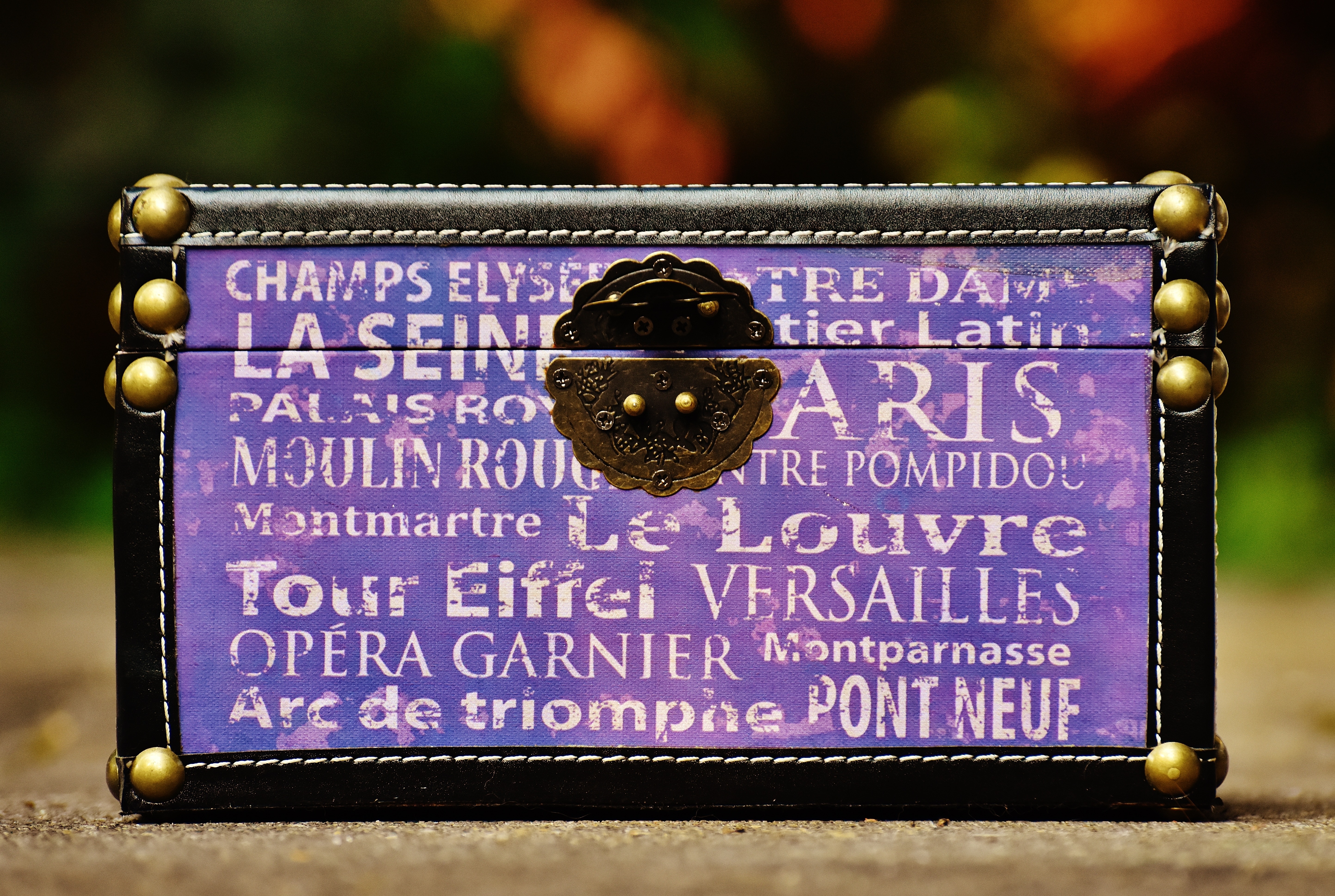 black and purple Champs Elys box