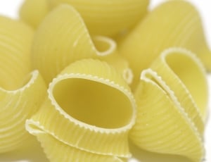 yellow elbow macaroni thumbnail