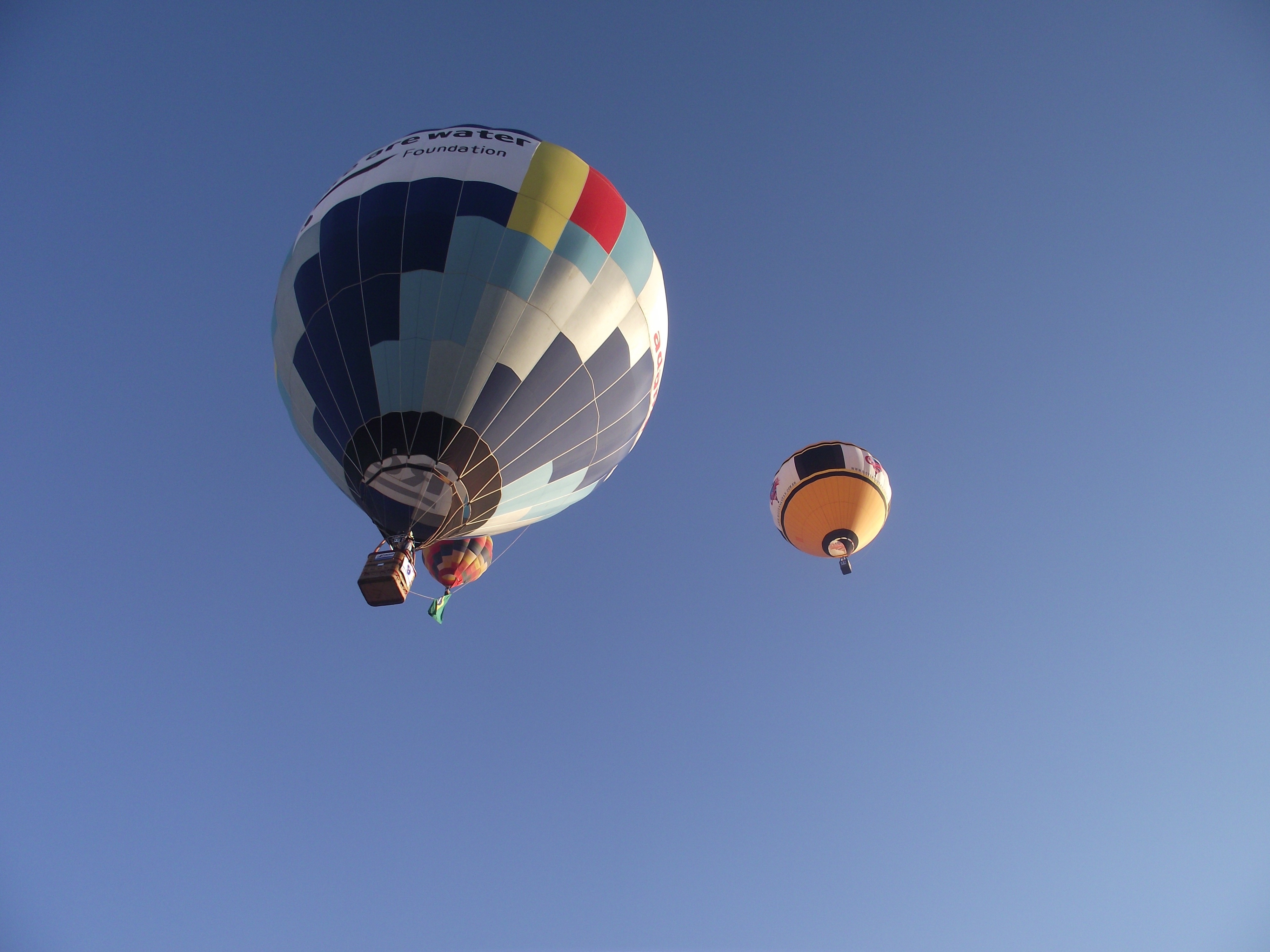 3 hot air balloon