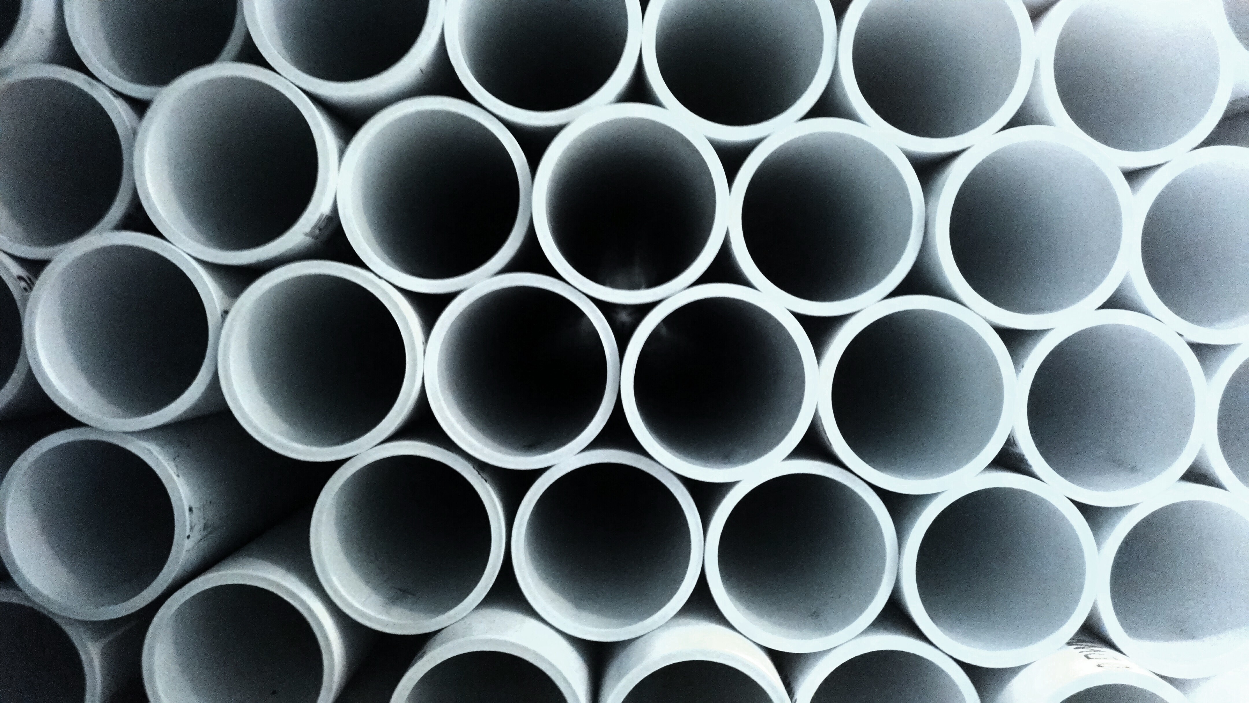 close photography of pipes