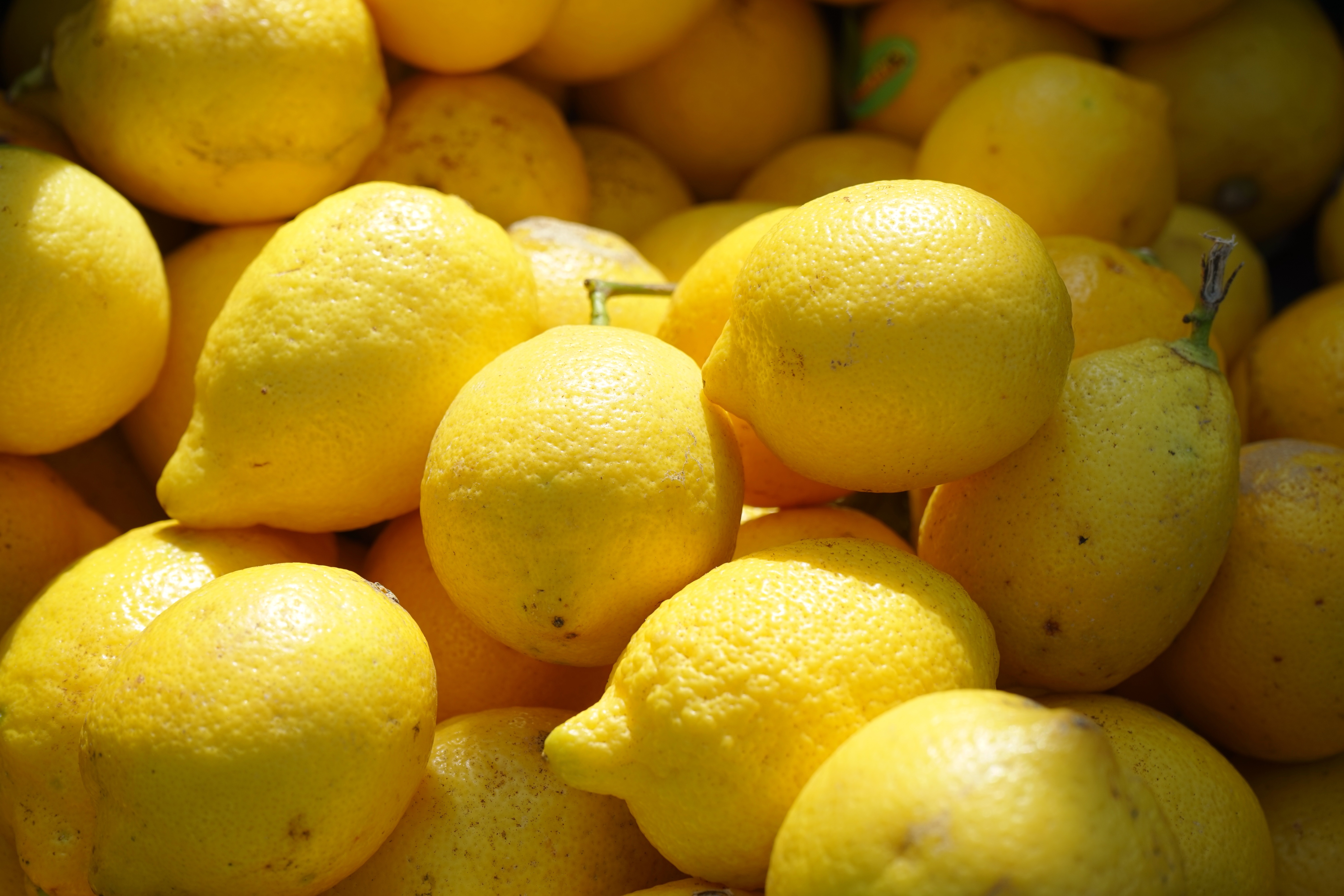 yellow lemon fruit lot