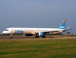 blue and white arkia jumbo jet thumbnail