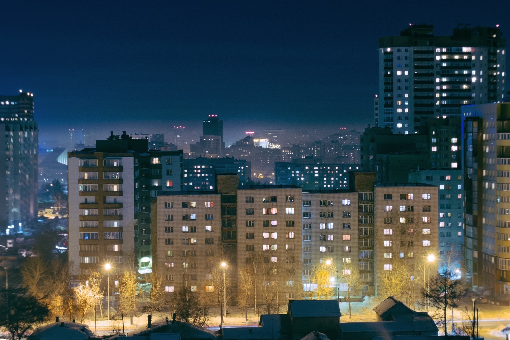 1600x1200-wallpaper-concrete-high-rise-building-at-night-peakpx