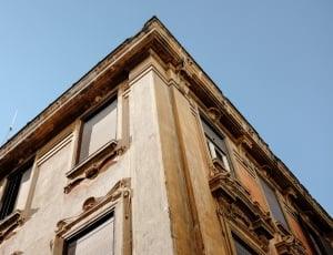 corner of a building thumbnail