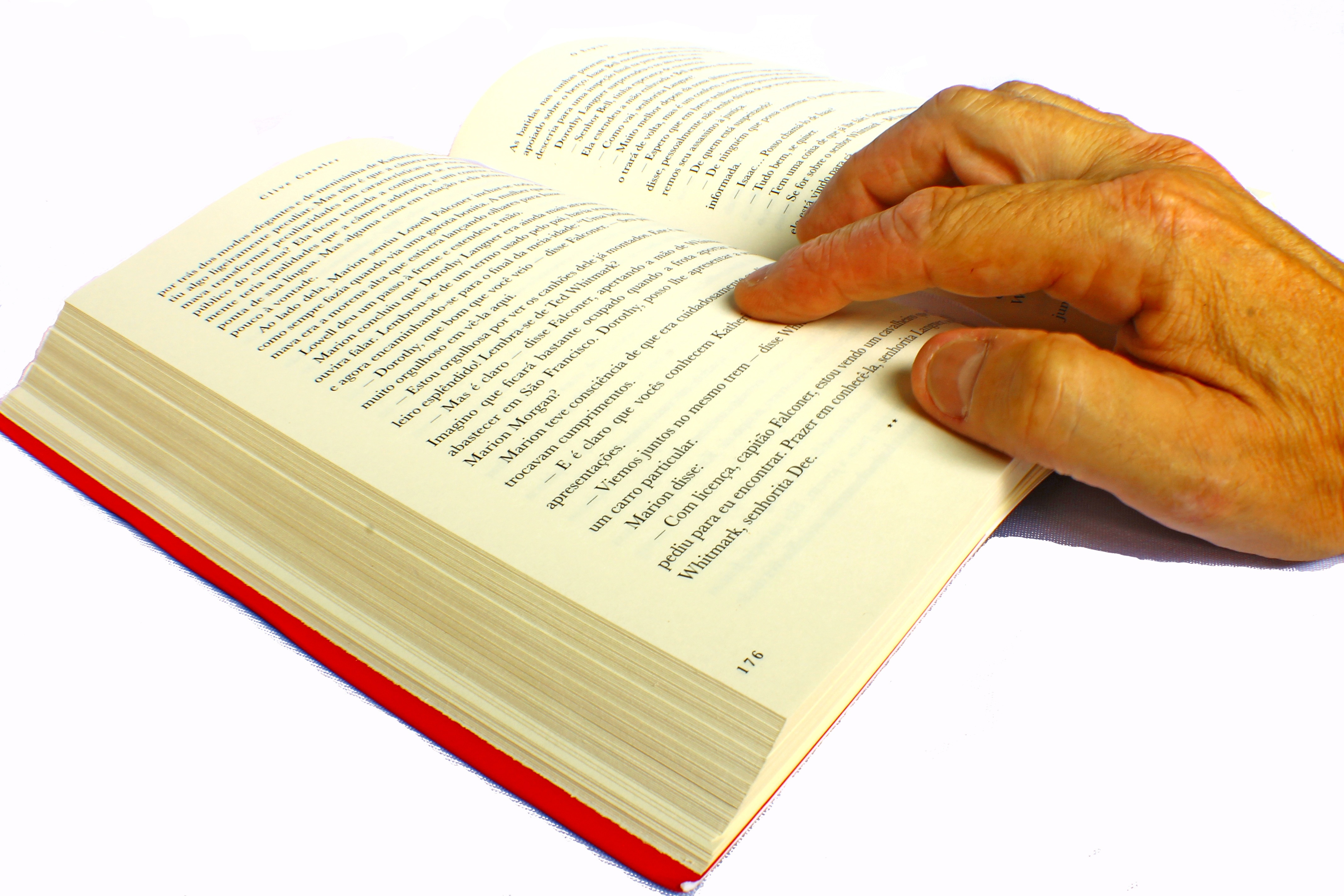 Человек знания читать. Книга из рук в руки. Чтение руки. Чтение знание.