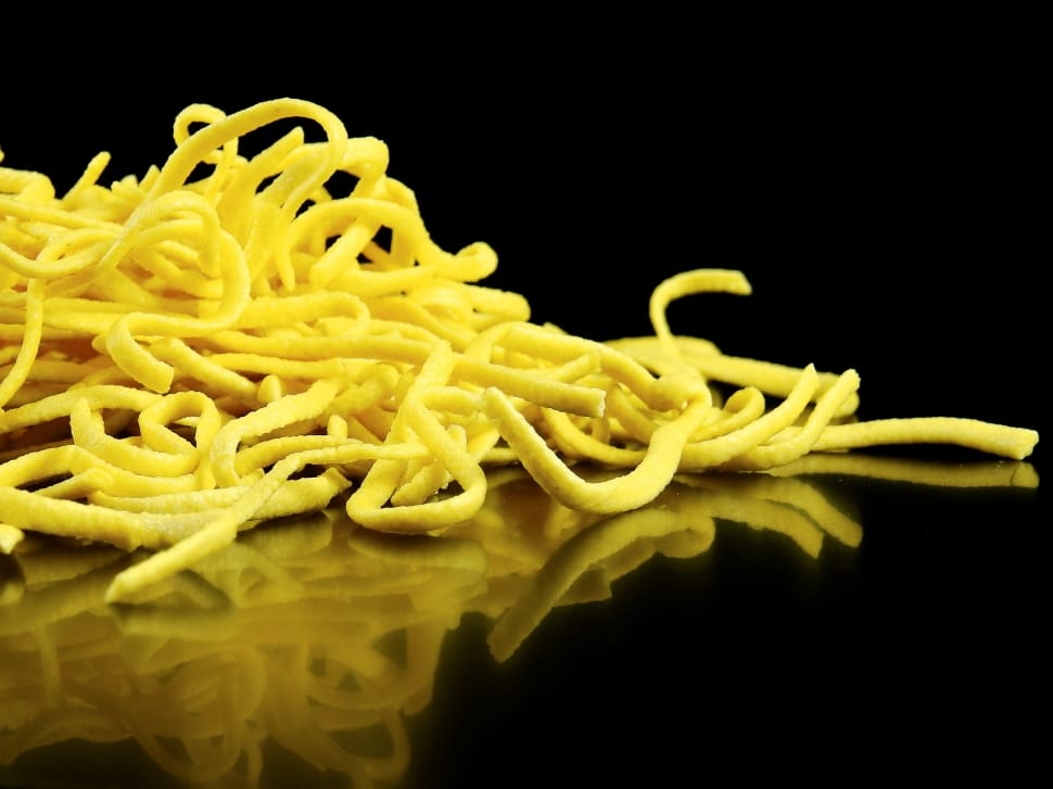 yellow noddles preview