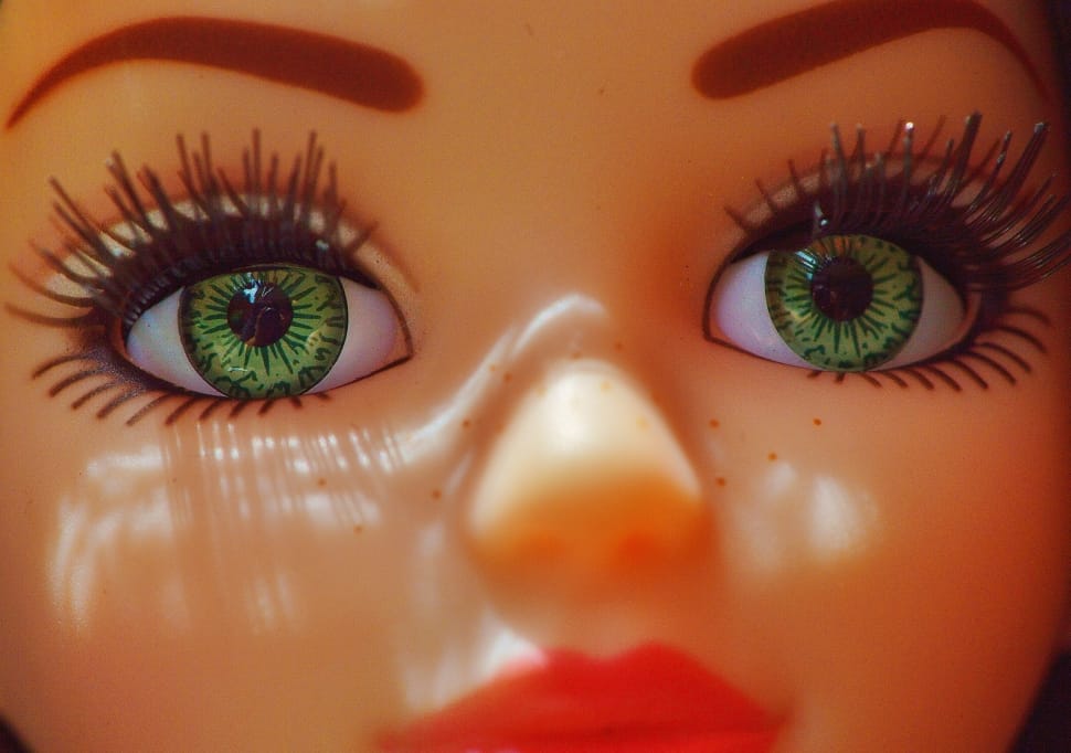 green eyes doll preview