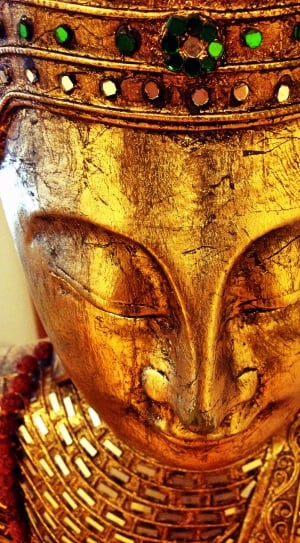 gold hindu deity statue thumbnail